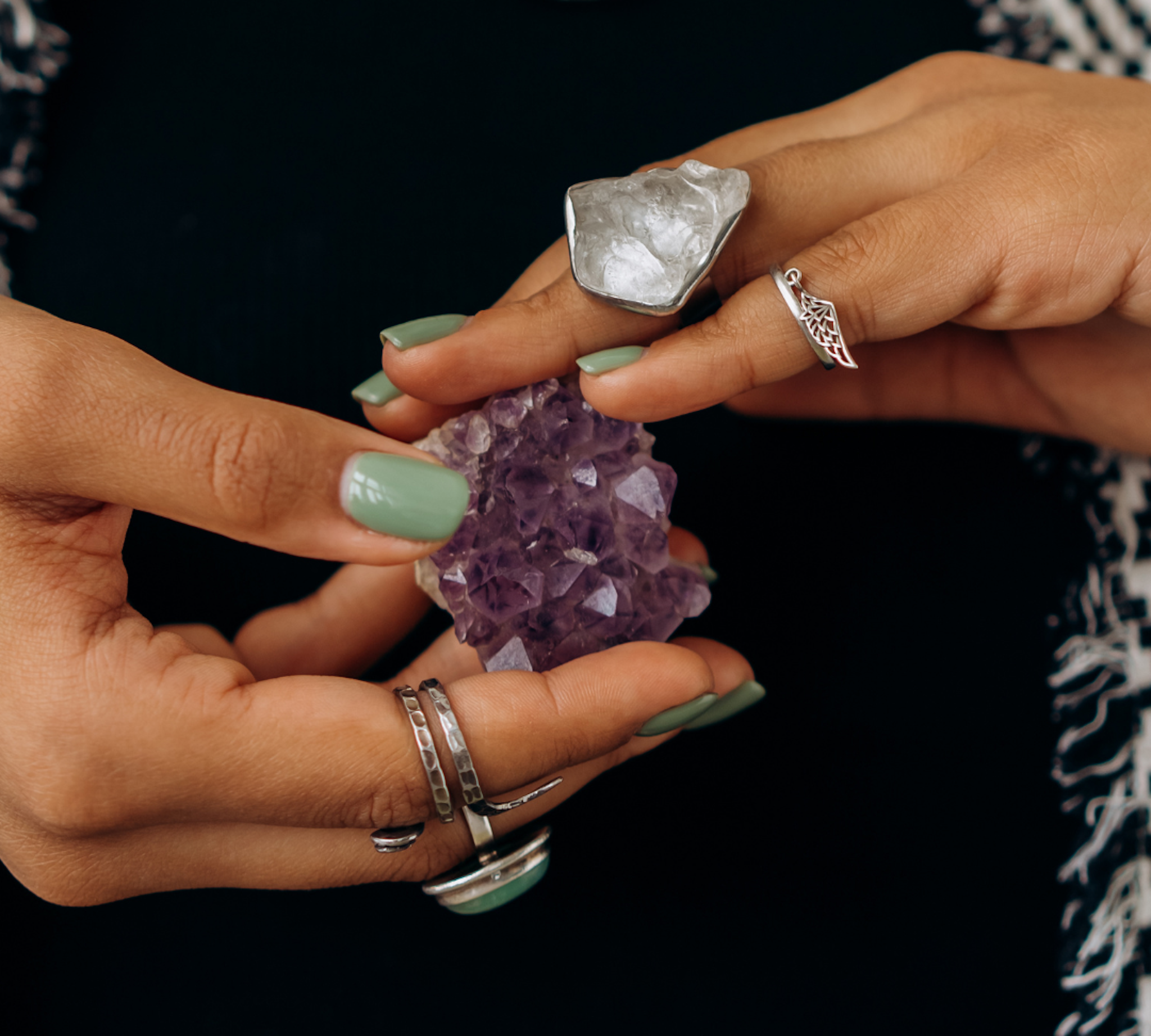 Kristallen Ametist och Bergkristall stenar