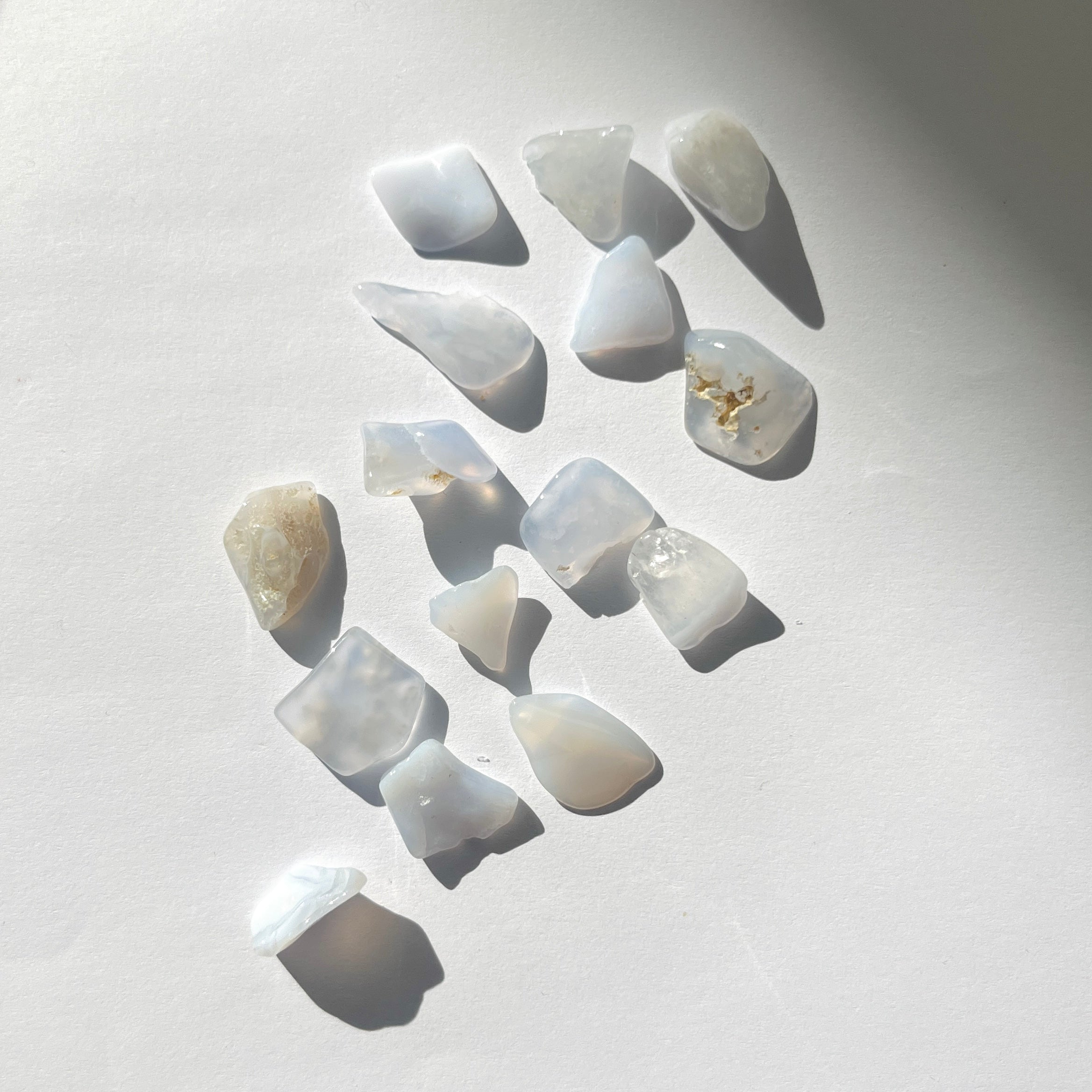 Blå Band Agat Trumlade kristaller 