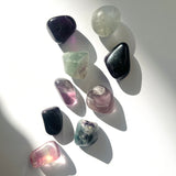 Regnbågsfluorit Trumlade Kristaller